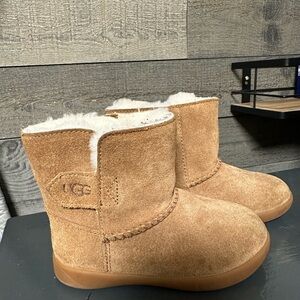 Uggs Toddler size 7 chestnut boots